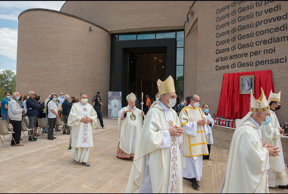 Finalmente si vede realizzato il santuario del Sacro Cuore ad Urbino opera di Walter Valentini e Yasuo Watanabe: 4 settembre 2021